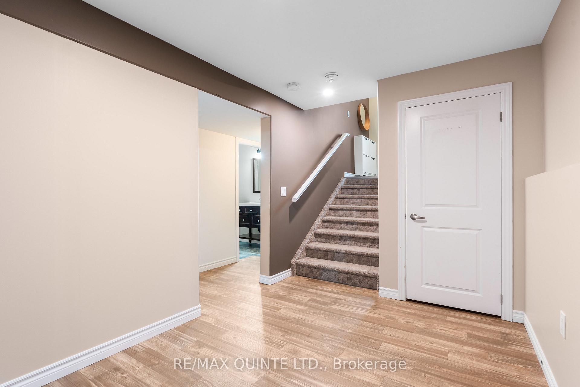 Photo 25 of 38 Cannifton Road N, Belleville, Thurlow Ward — HOMEH