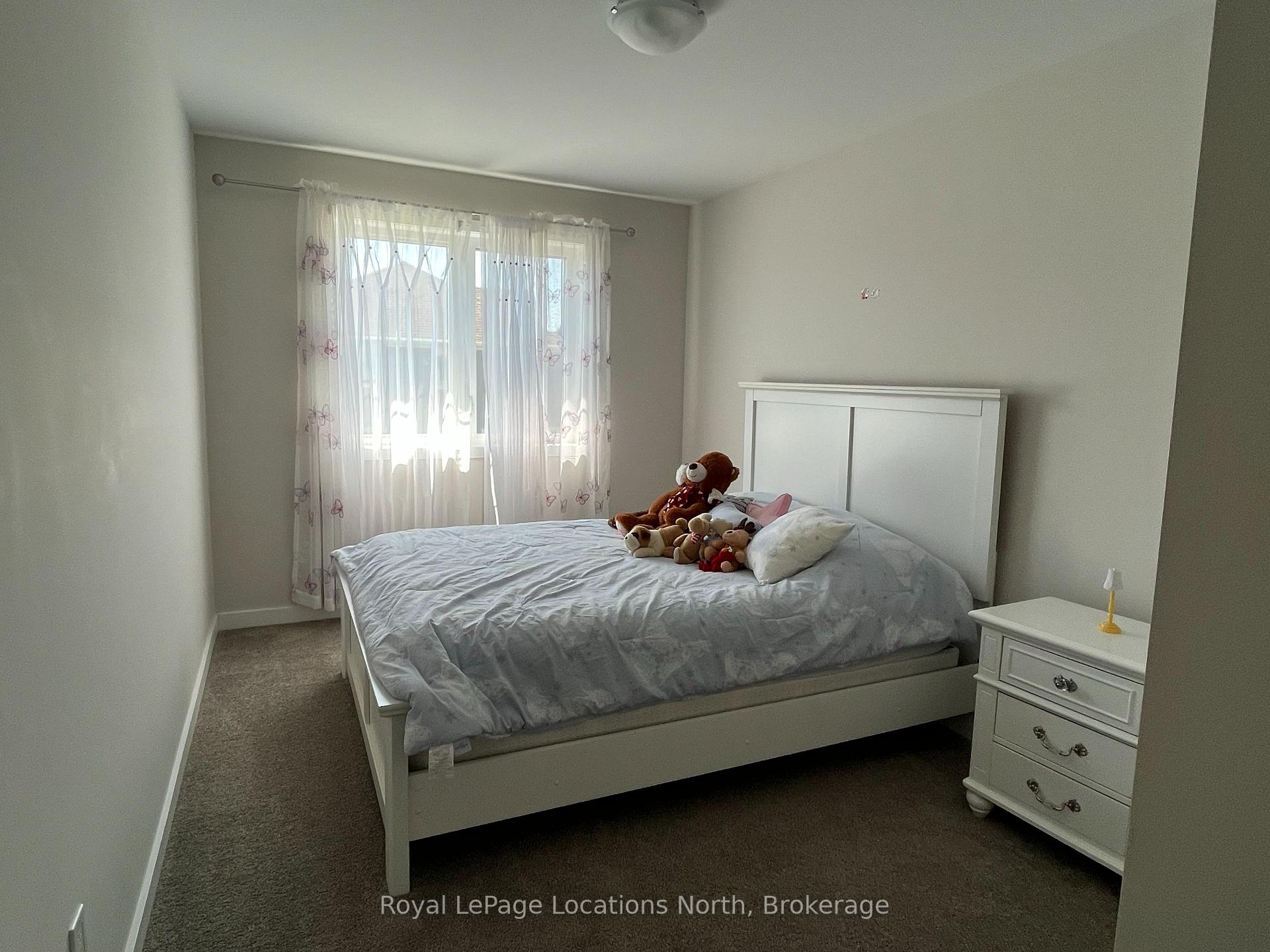 Photo 9 of 353 Yellow Birch Crescent, Blue Mountains — HOMEH