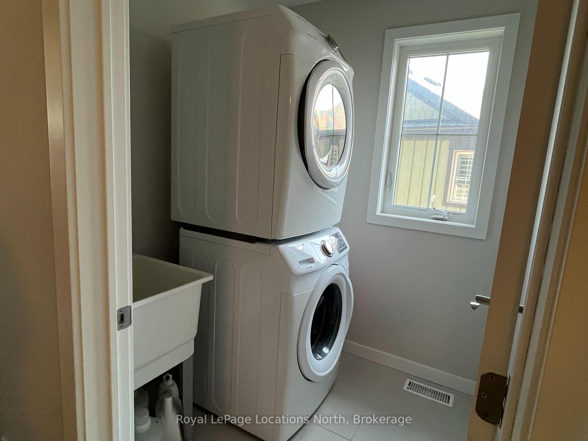 Photo 12 of 353 Yellow Birch Crescent, Blue Mountains — HOMEH