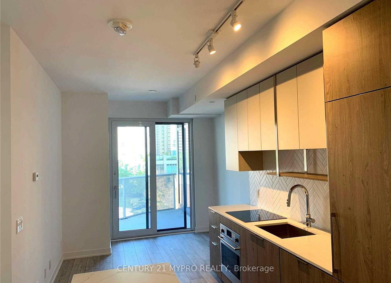 Photo 4 of Unit 507, 15 Holmes Ave, North York, Willowdale East — HOMEH