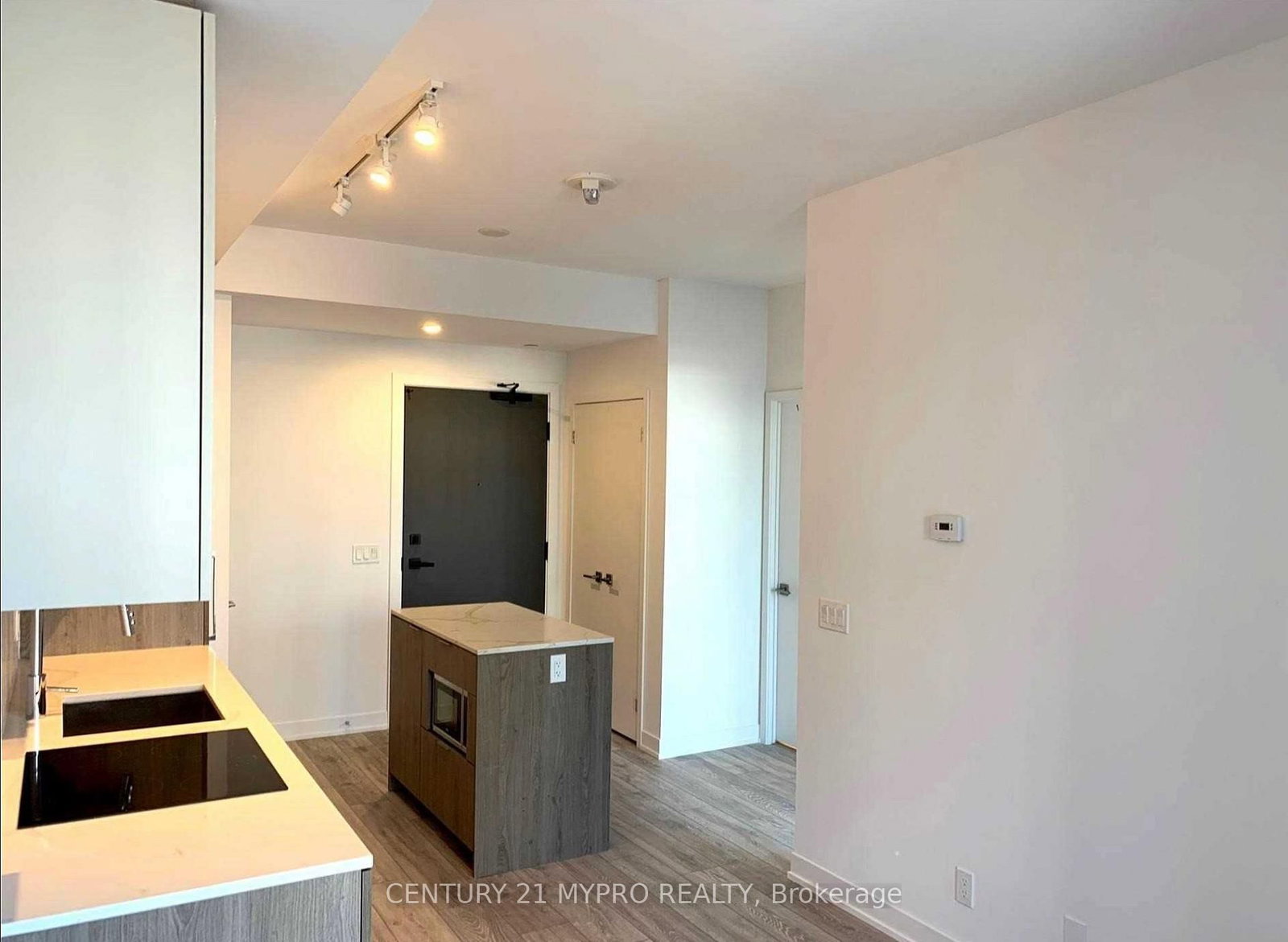 Photo 10 of Unit 507, 15 Holmes Ave, North York, Willowdale East — HOMEH