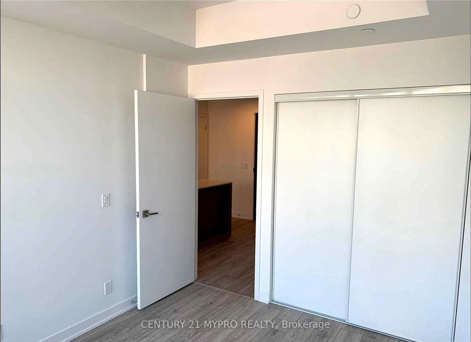 Photo 5 of Unit 507, 15 Holmes Ave, North York, Willowdale East — HOMEH