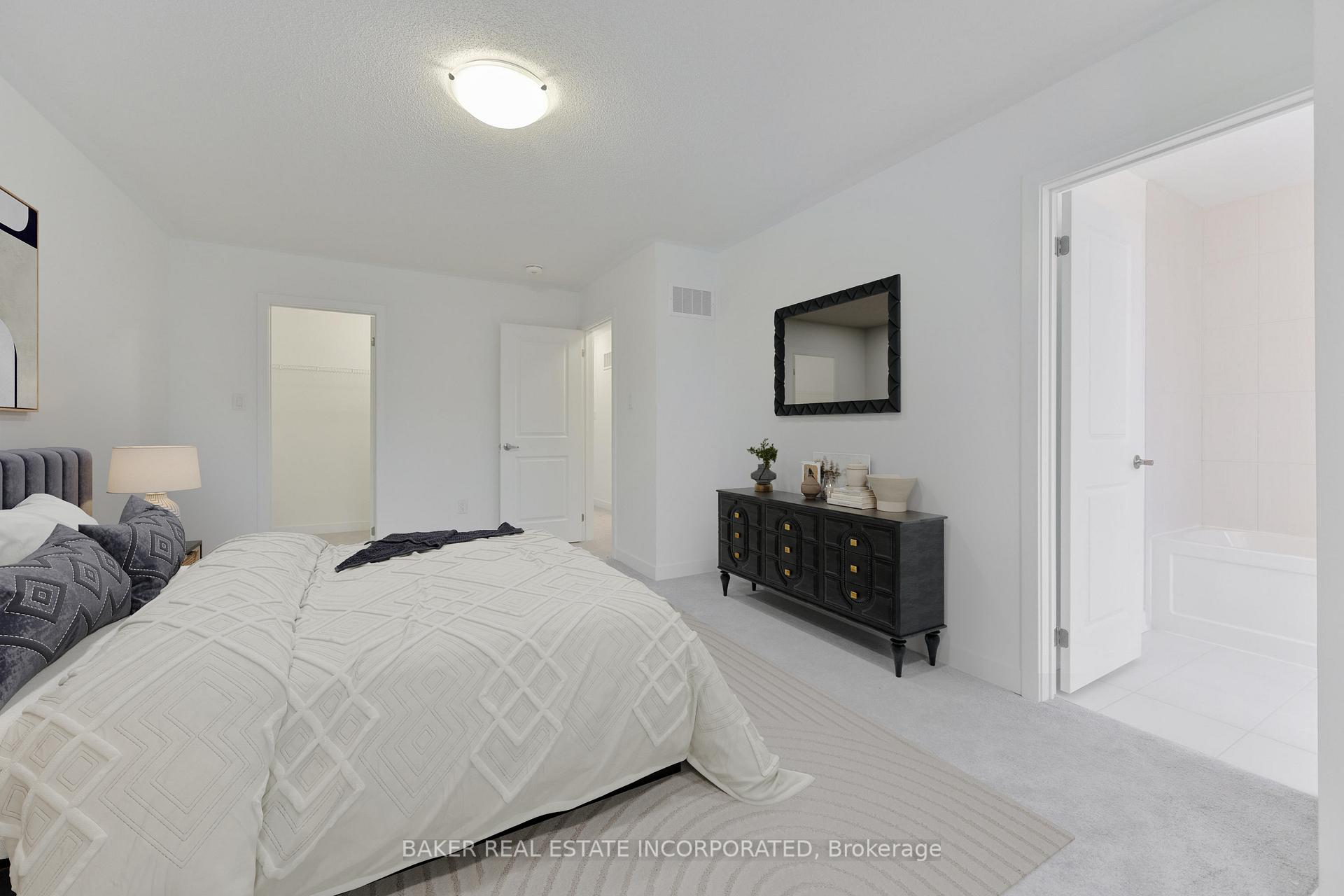 Photo 8 of 57 Selfridge Way, Whitby, Downtown Whitby — HOMEH