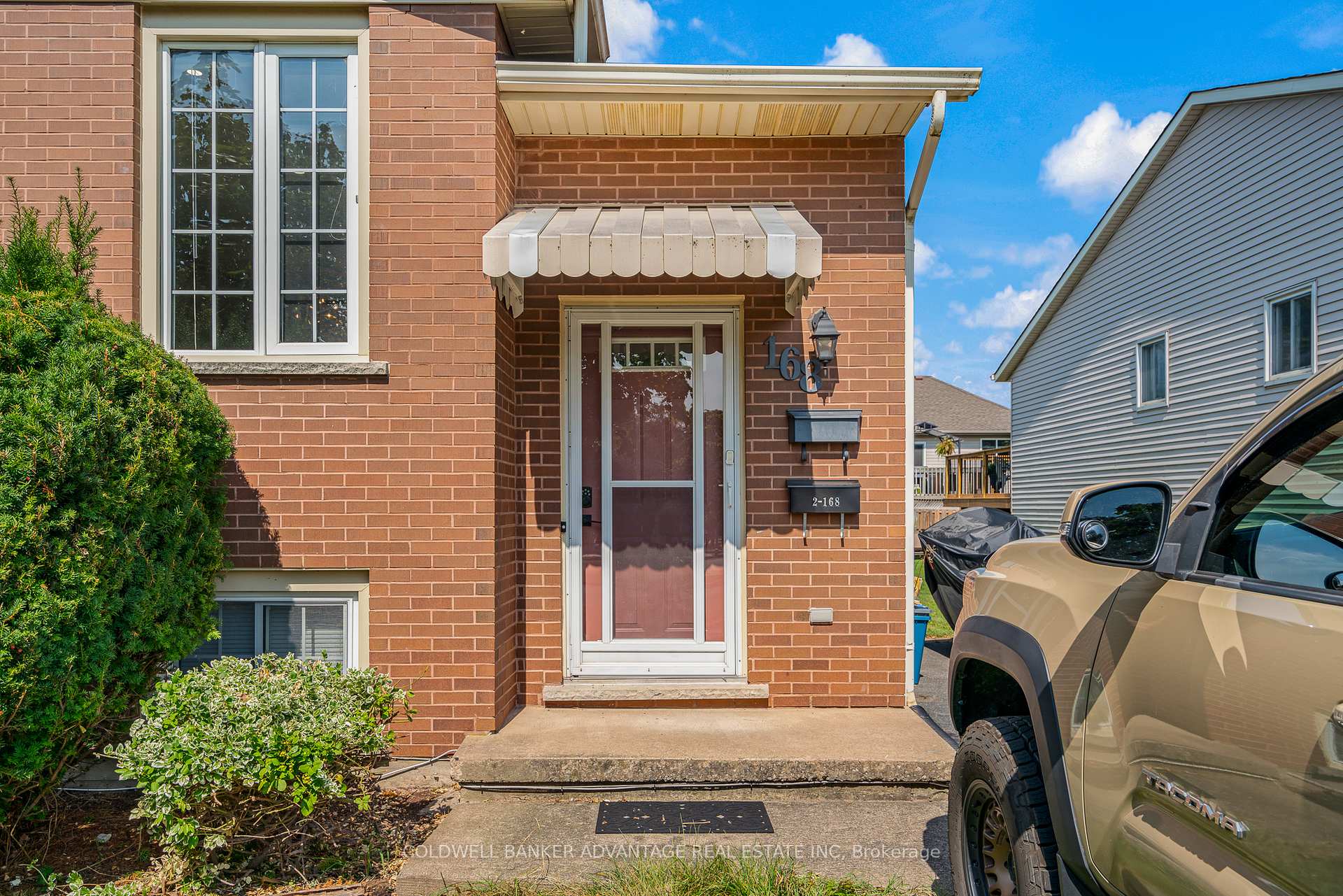 Photo 3 of 168 Windsor Street, Welland, Broadway — HOMEH