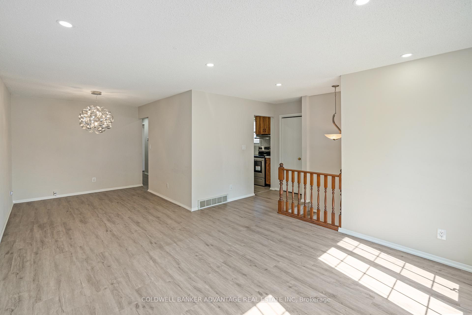 Photo 8 of 168 Windsor Street, Welland, Broadway — HOMEH