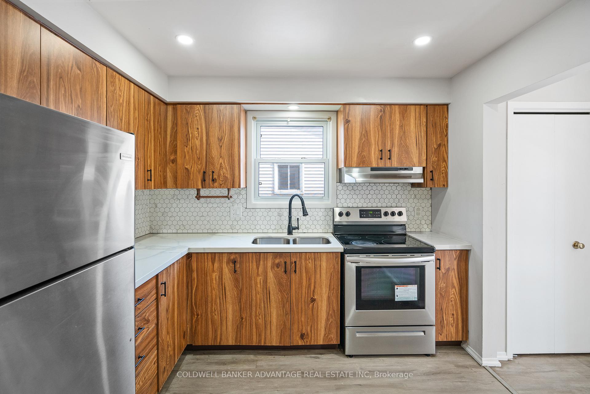 Photo 13 of 168 Windsor Street, Welland, Broadway — HOMEH