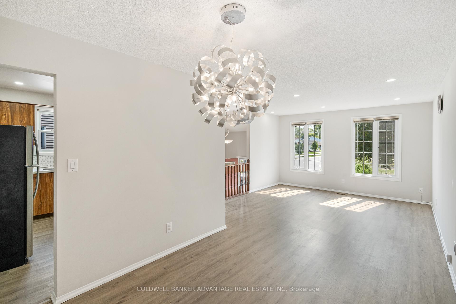 Photo 14 of 168 Windsor Street, Welland, Broadway — HOMEH
