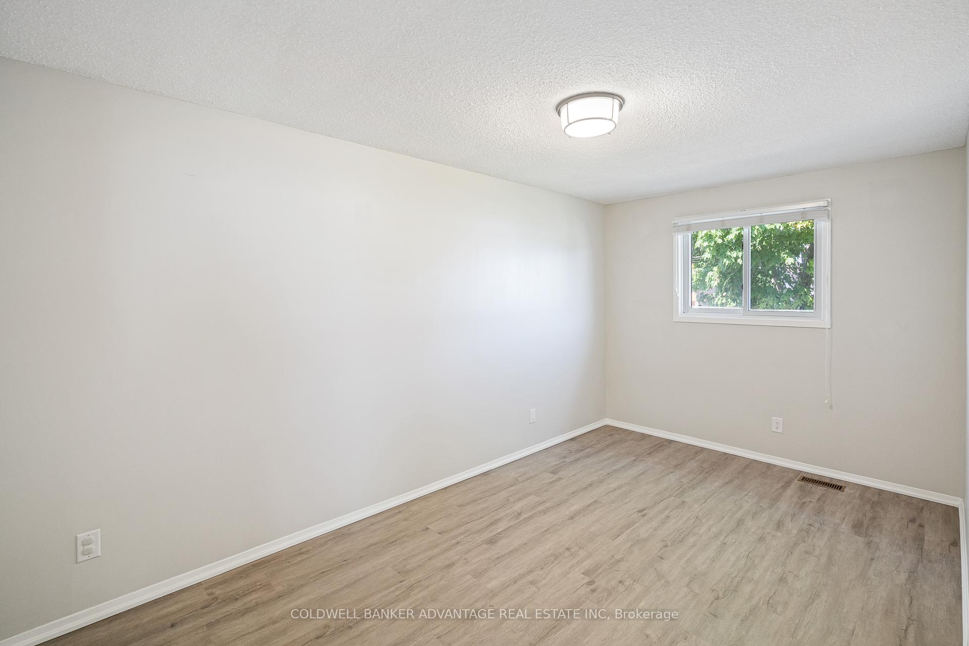 Photo 17 of 168 Windsor Street, Welland, Broadway — HOMEH