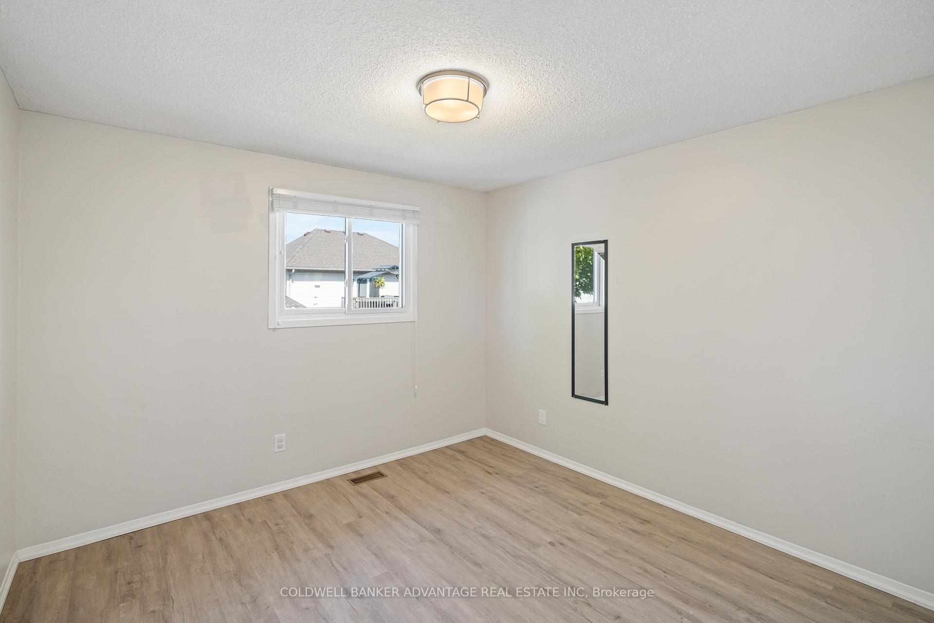 Photo 19 of 168 Windsor Street, Welland, Broadway — HOMEH