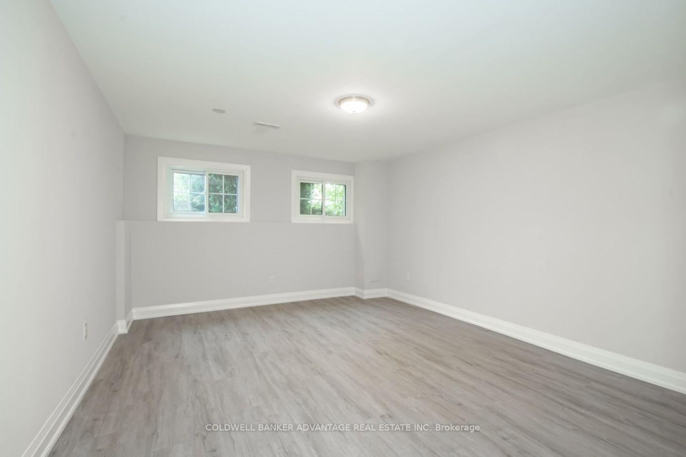 Photo 31 of 168 Windsor Street, Welland, Broadway — HOMEH