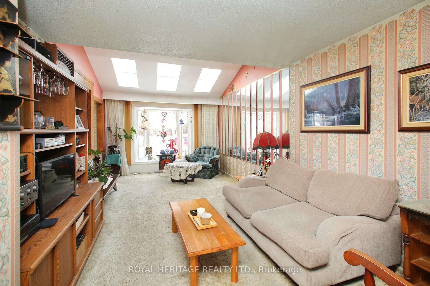 Photo 4 of 404 Century Street, Oshawa, Eastdale — HOMEH