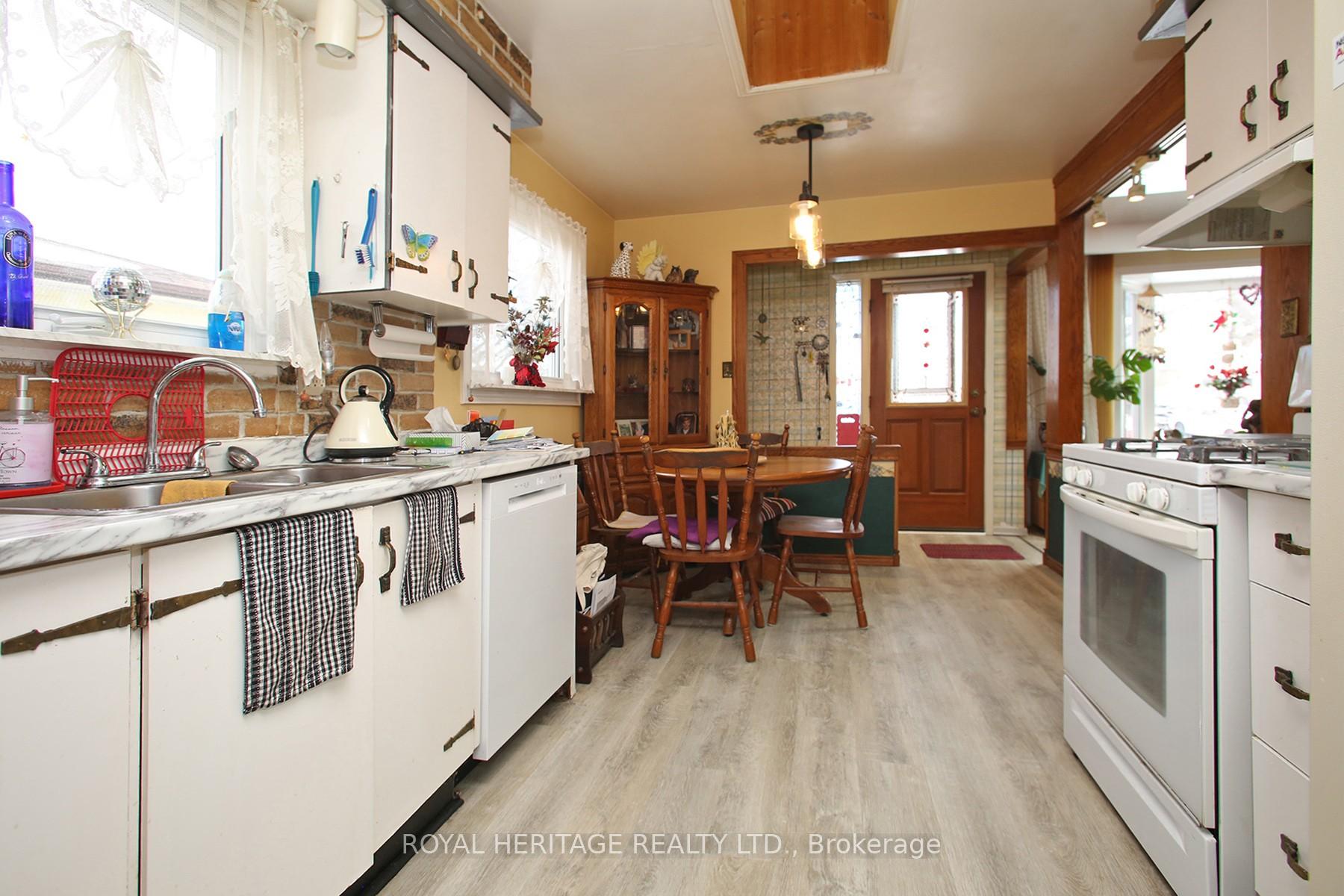 Photo 11 of 404 Century Street, Oshawa, Eastdale — HOMEH