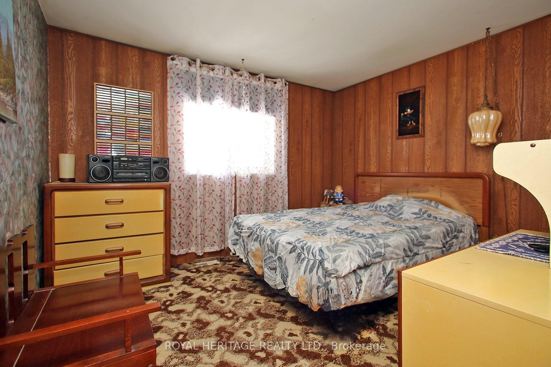 Photo 15 of 404 Century Street, Oshawa, Eastdale — HOMEH