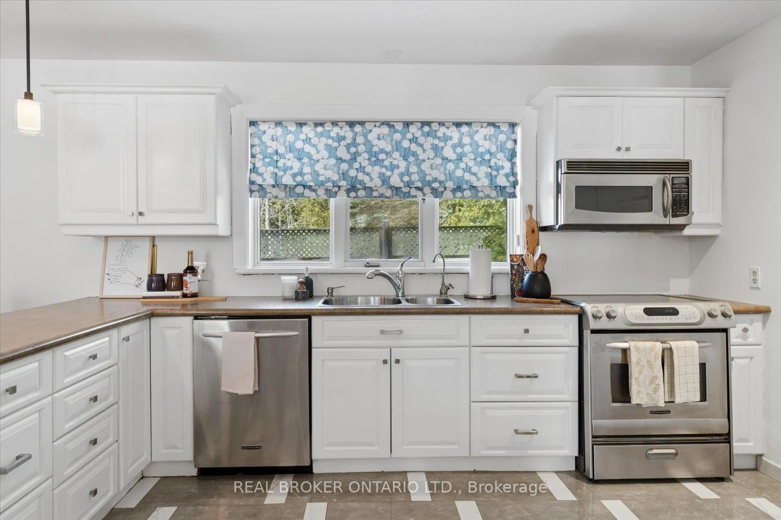 Photo 14 of 1449 Champlain Drive, Peterborough, Northcrest Ward 5 — HOMEH