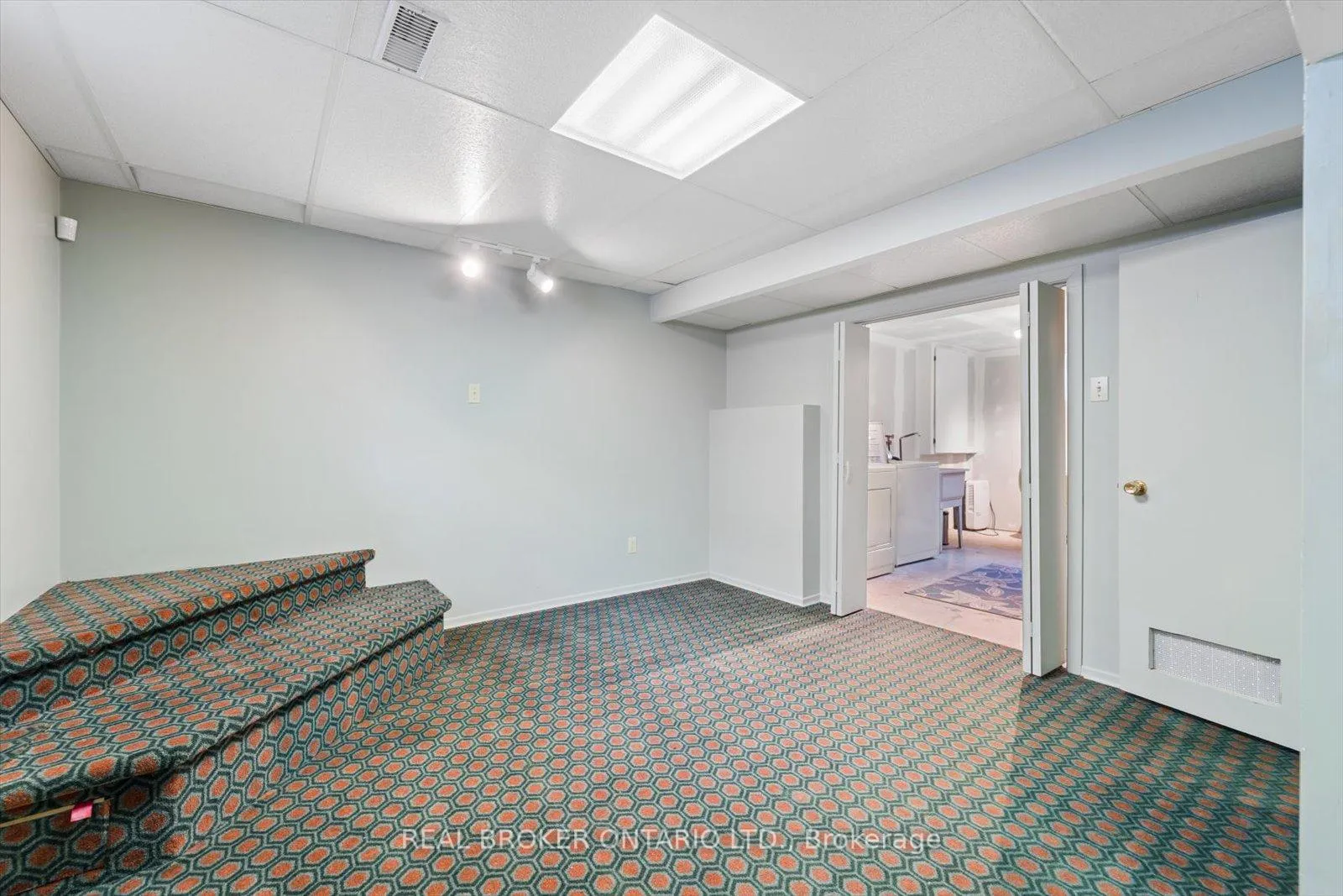 Photo 46 of 1449 Champlain Drive, Peterborough, Northcrest Ward 5 — HOMEH