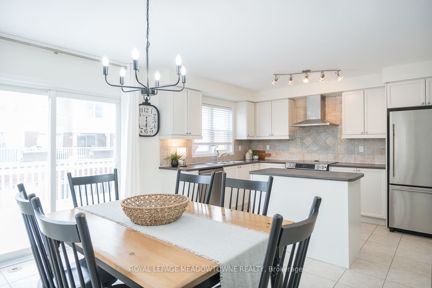 Photo 51 of 671 Holly Avenue, Milton, Coates — HOMEH