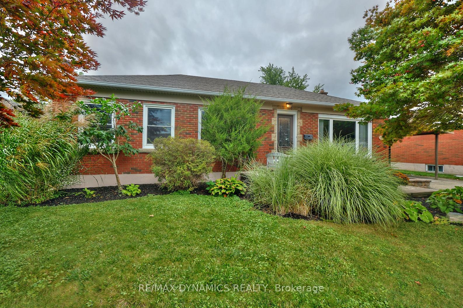 Photo 2 of 190 Price Avenue, Welland, Prince Charles — HOMEH