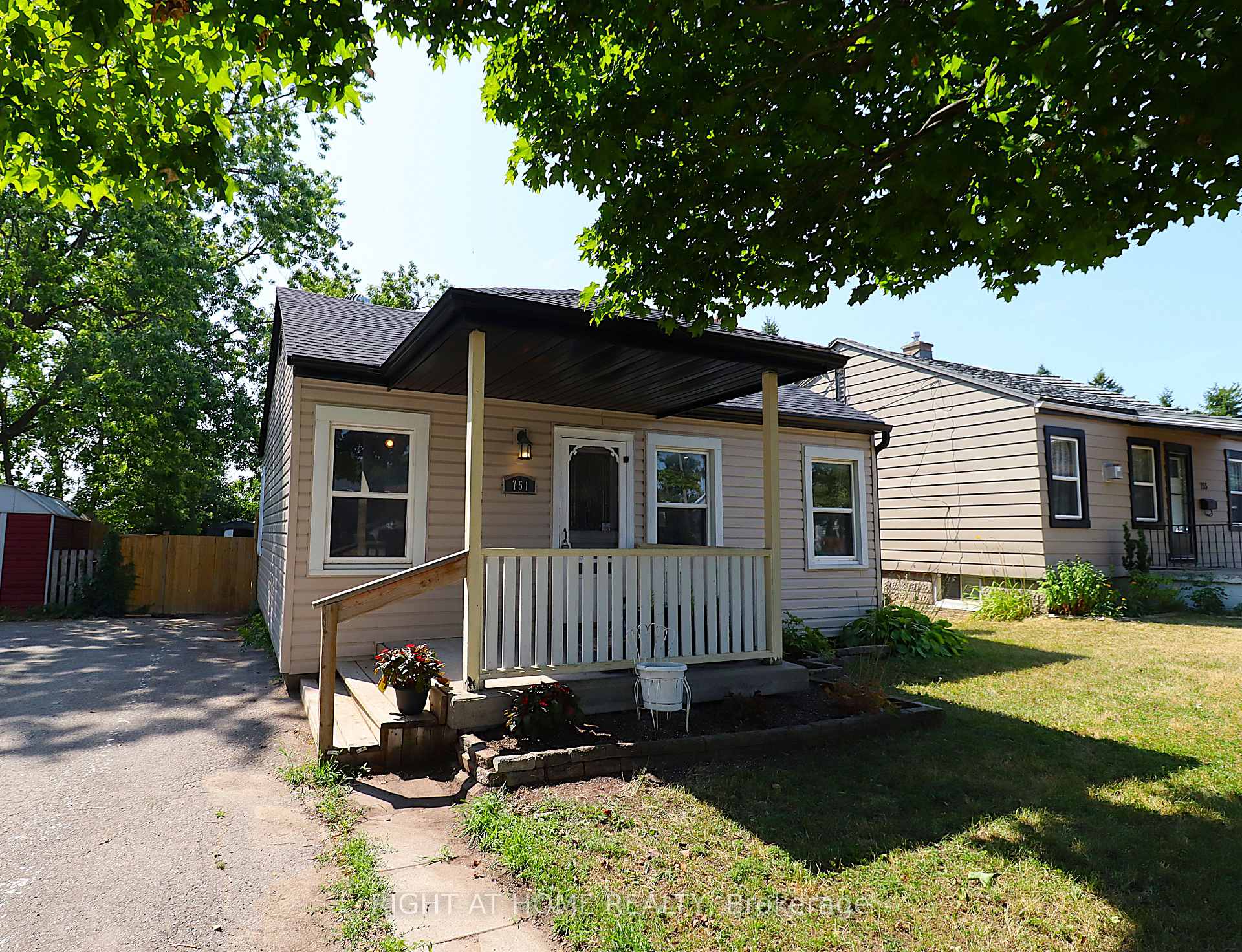 Photo 2 of 751 St Mary's Street, Peterborough, Otonabee Ward 1 — HOMEH