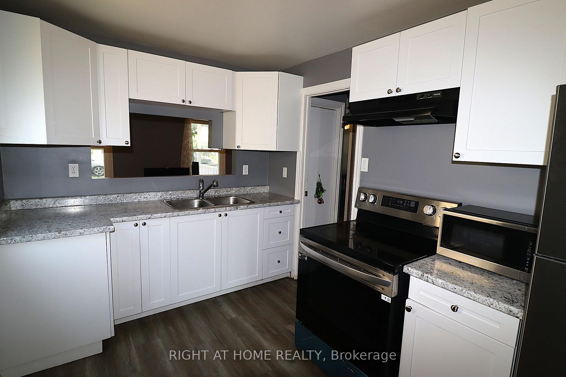 Photo 4 of 751 St Mary's Street, Peterborough, Otonabee Ward 1 — HOMEH
