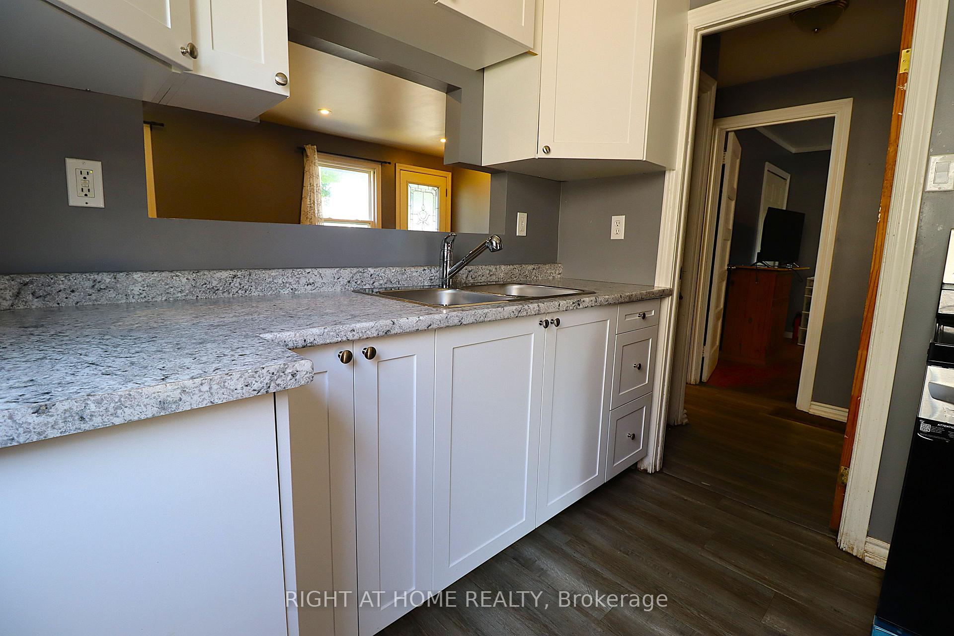 Photo 5 of 751 St Mary's Street, Peterborough, Otonabee Ward 1 — HOMEH