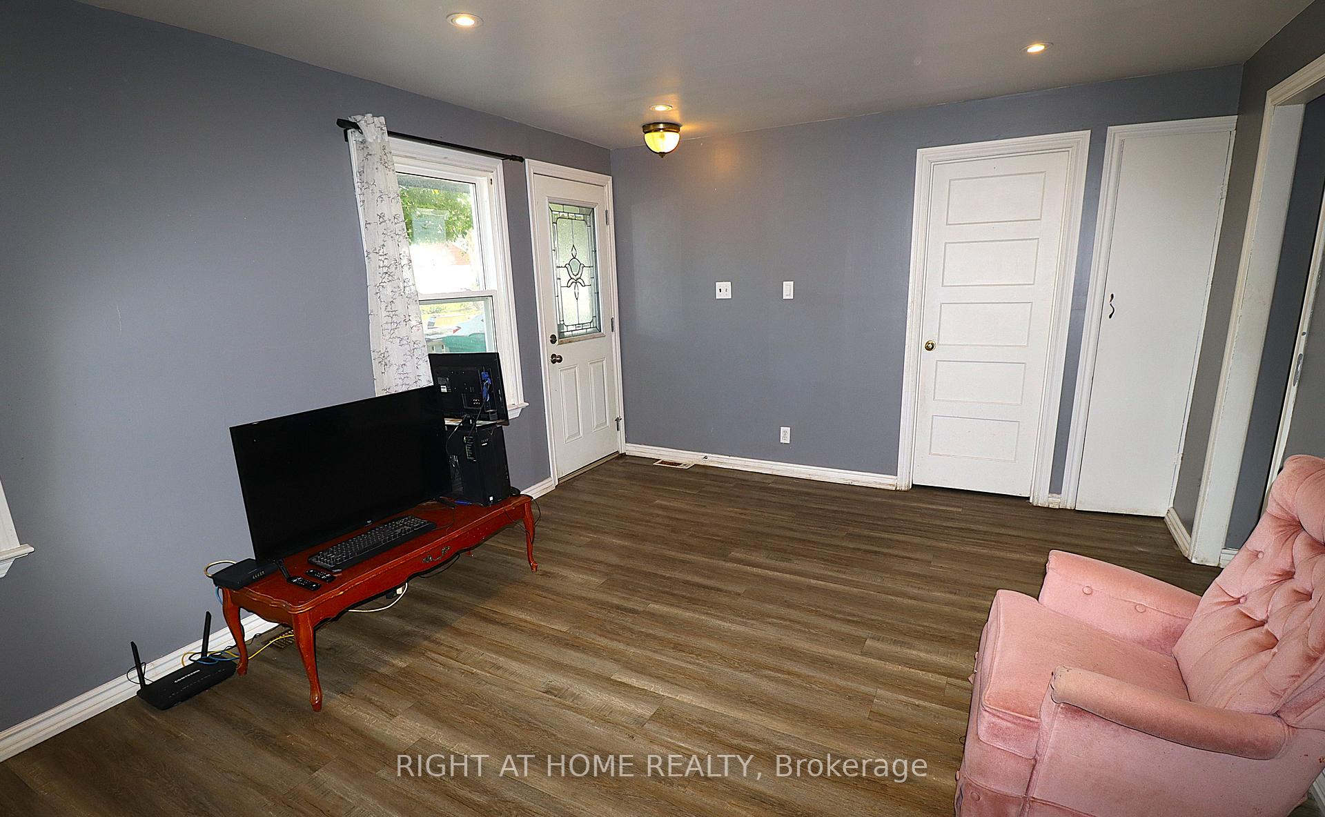 Photo 6 of 751 St Mary's Street, Peterborough, Otonabee Ward 1 — HOMEH