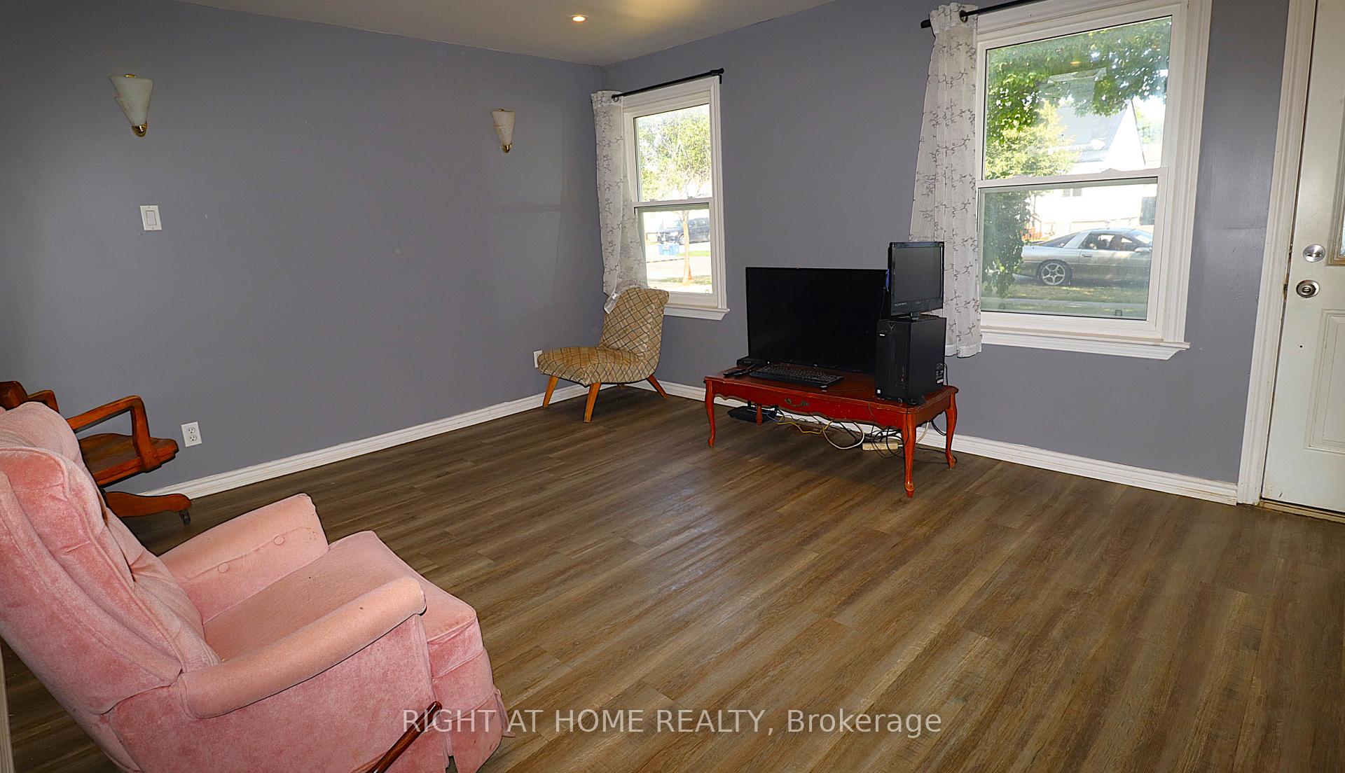Photo 7 of 751 St Mary's Street, Peterborough, Otonabee Ward 1 — HOMEH