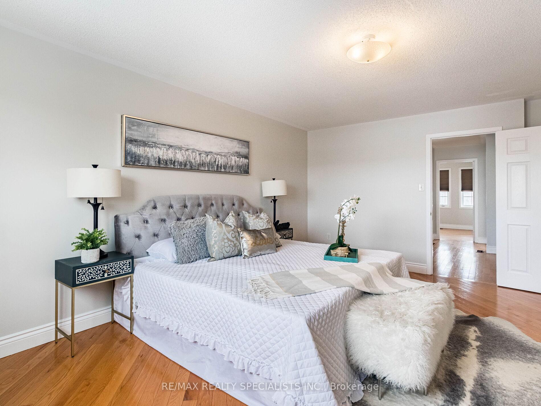 Photo 19 of 4 Longueuil Place, Whitby, Pringle Creek — HOMEH