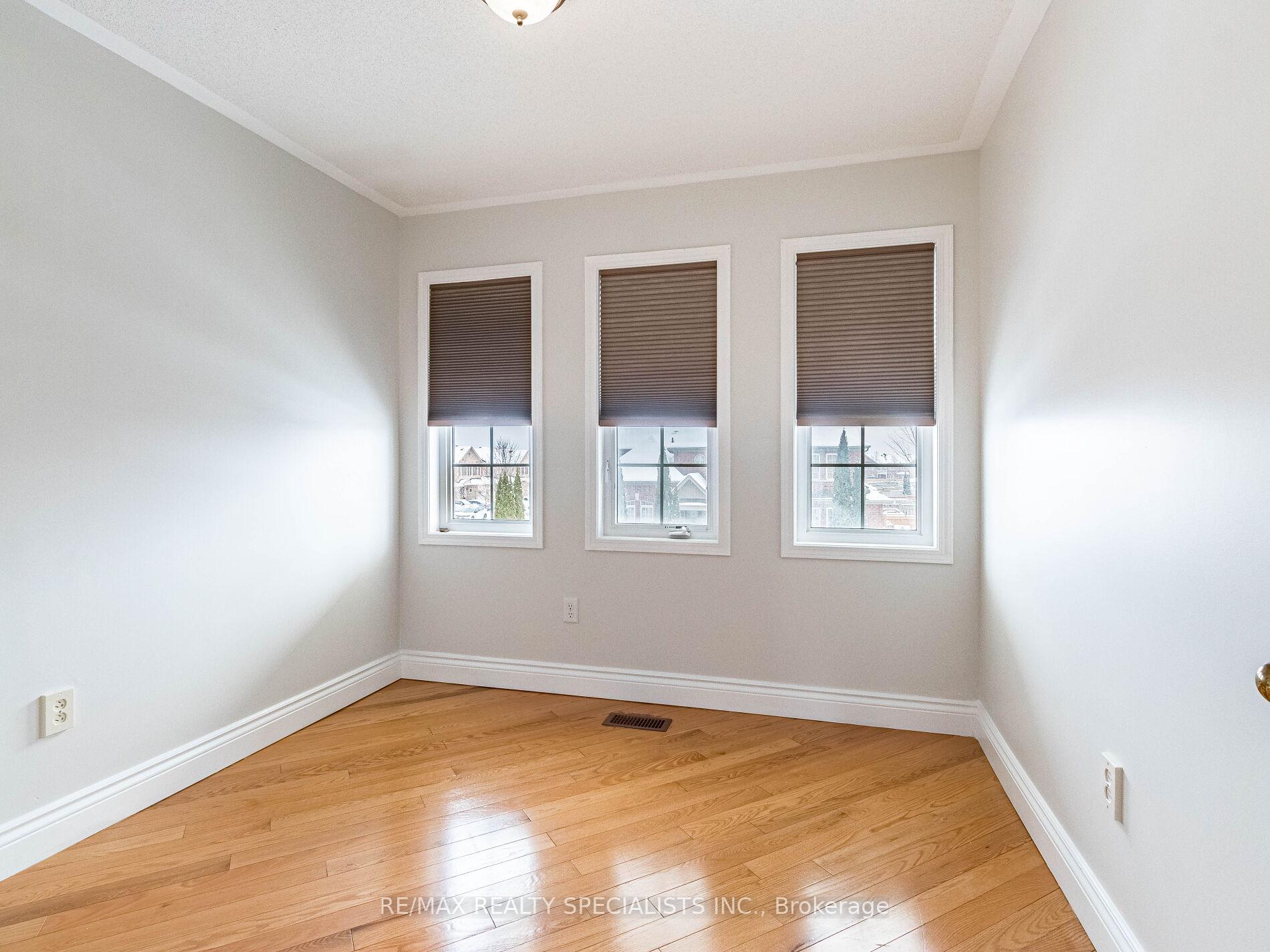 Photo 22 of 4 Longueuil Place, Whitby, Pringle Creek — HOMEH