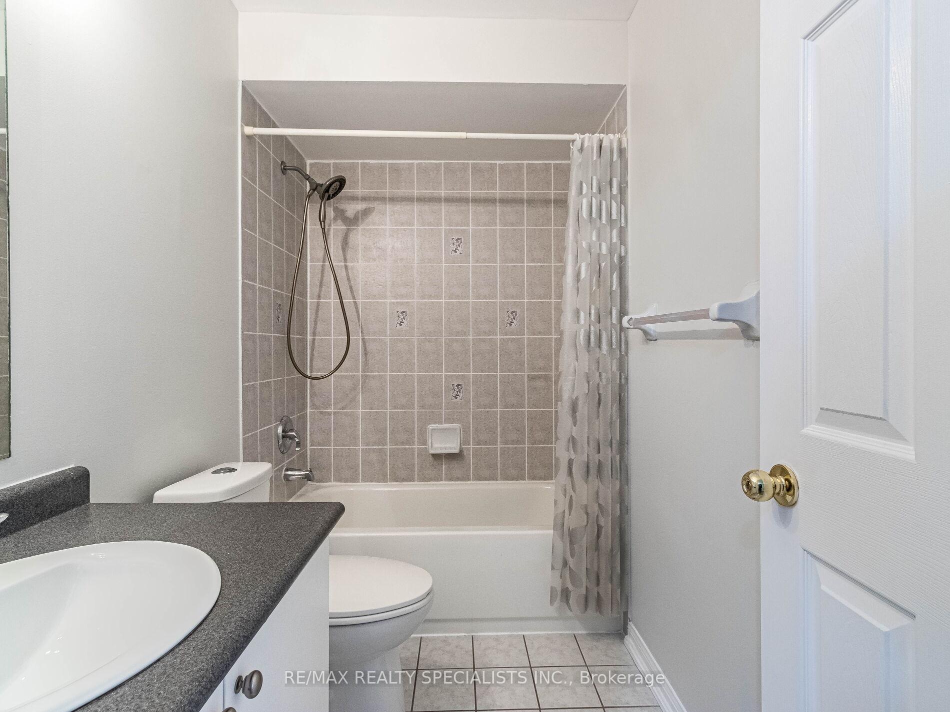 Photo 23 of 4 Longueuil Place, Whitby, Pringle Creek — HOMEH