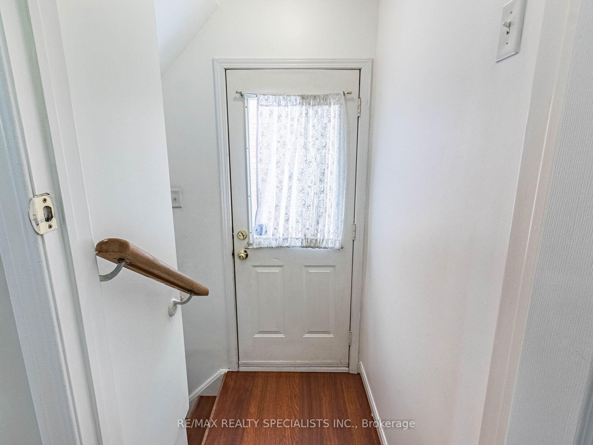 Photo 24 of 4 Longueuil Place, Whitby, Pringle Creek — HOMEH