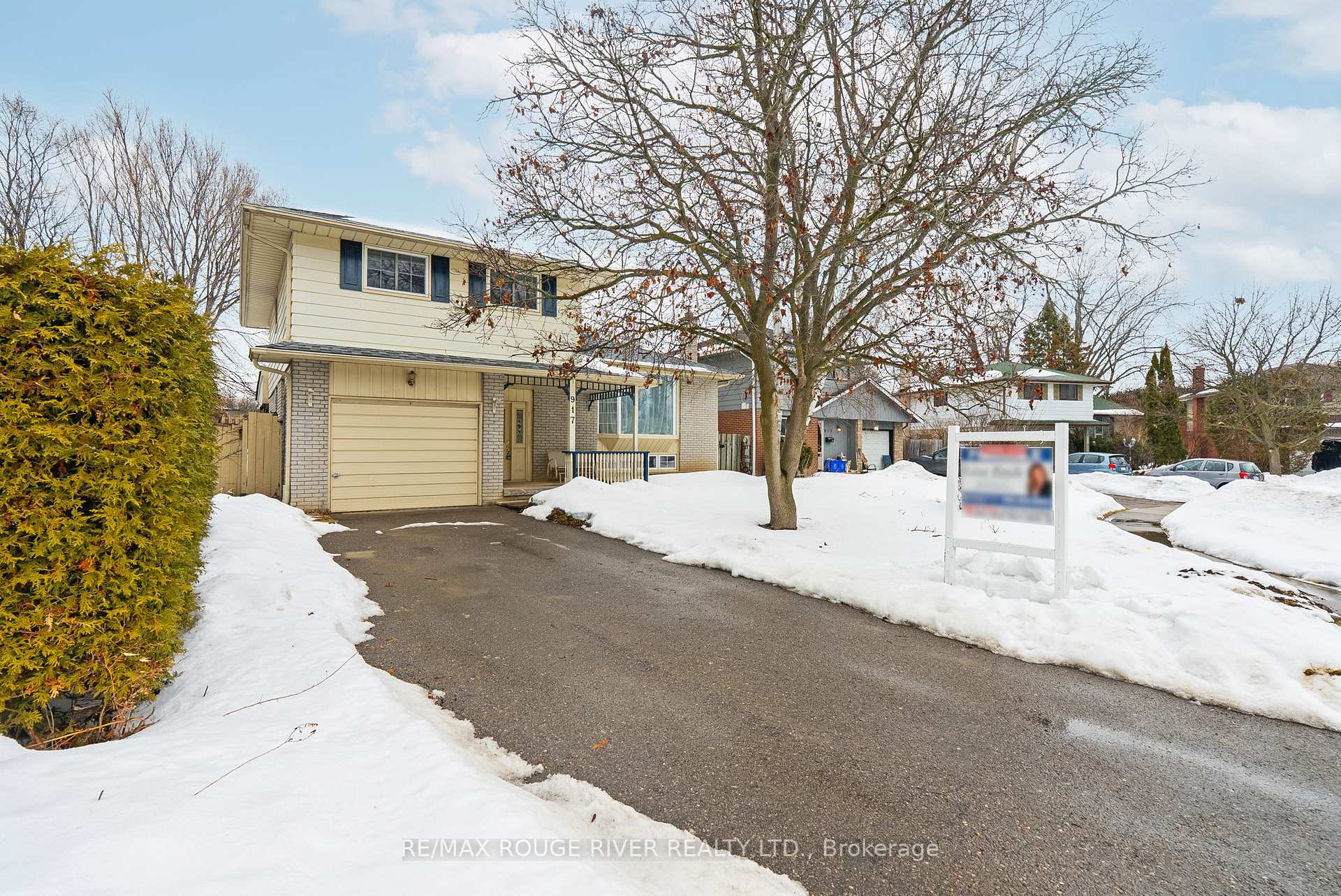 Photo 1 of 917 Carnaby Crescent, Oshawa, Centennial — HOMEH