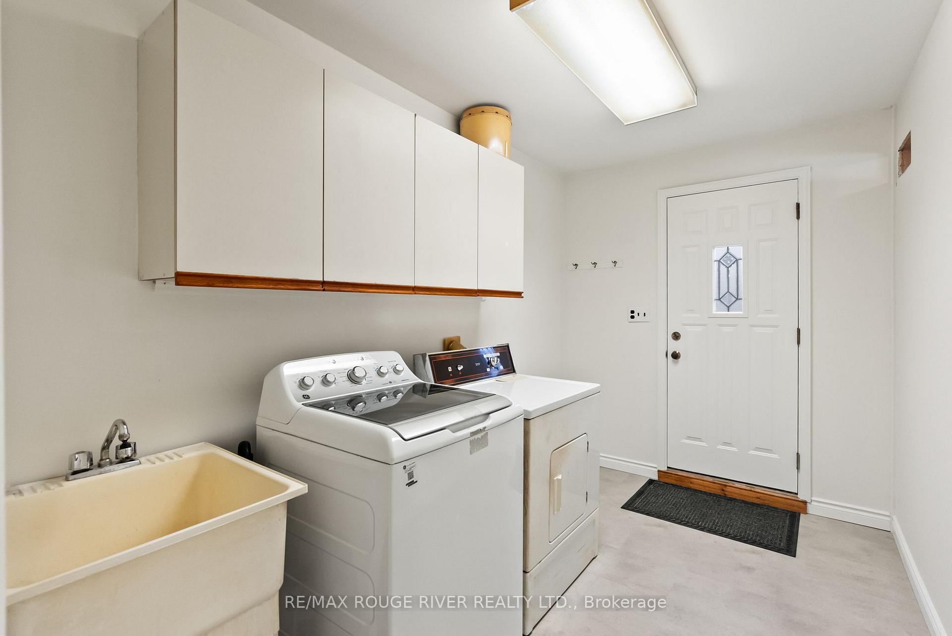 Photo 8 of 917 Carnaby Crescent, Oshawa, Centennial — HOMEH