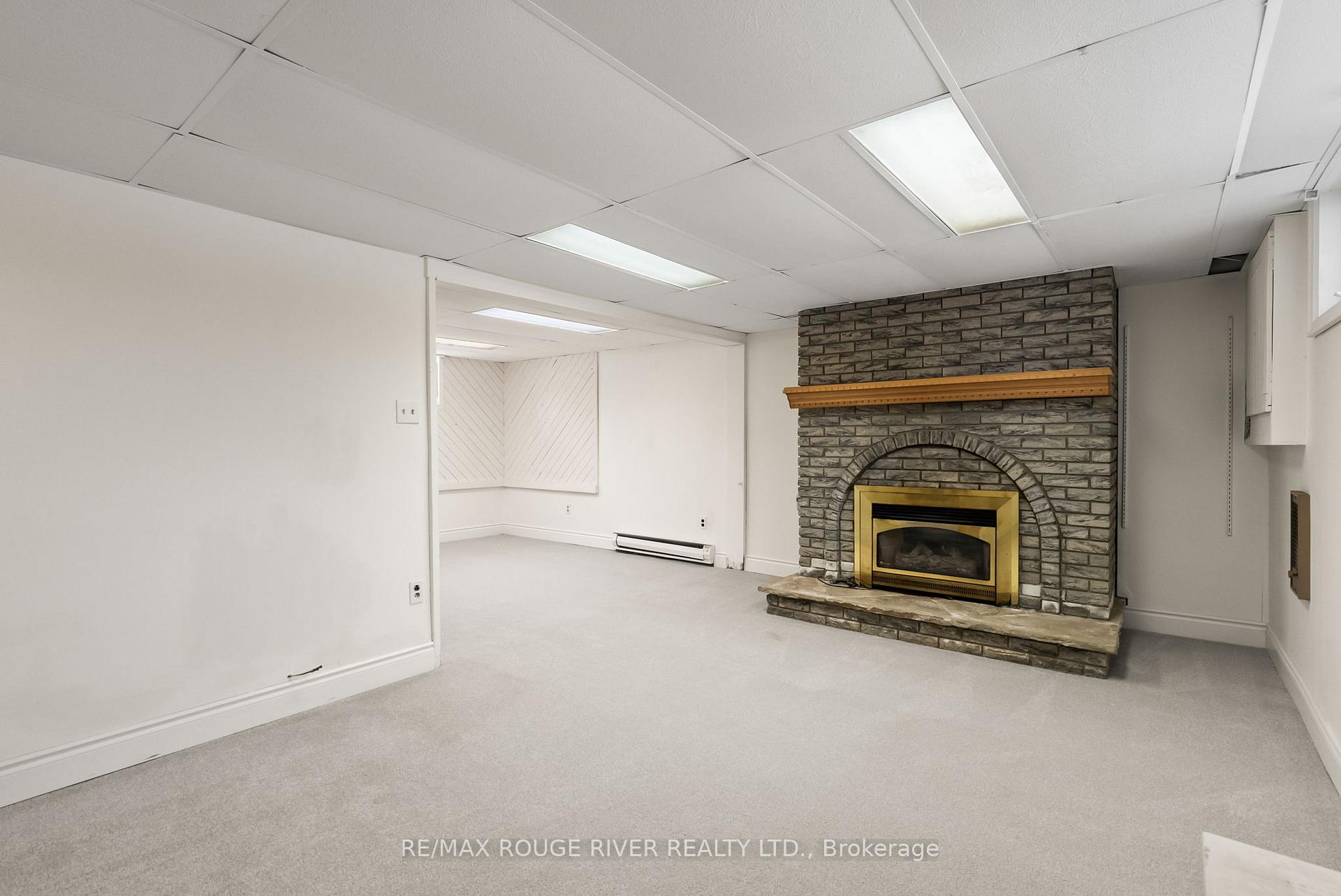 Photo 36 of 917 Carnaby Crescent, Oshawa, Centennial — HOMEH