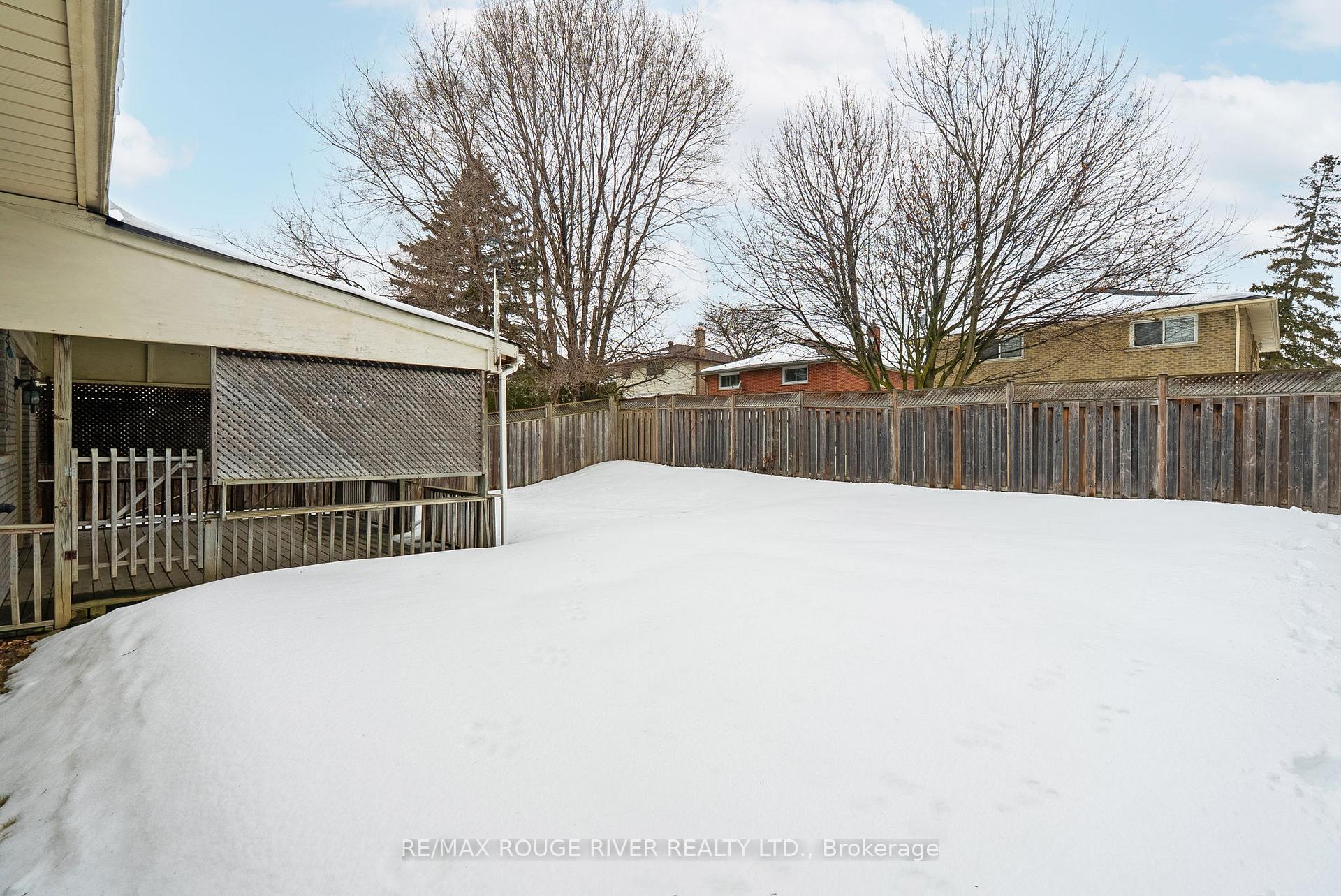 Photo 41 of 917 Carnaby Crescent, Oshawa, Centennial — HOMEH