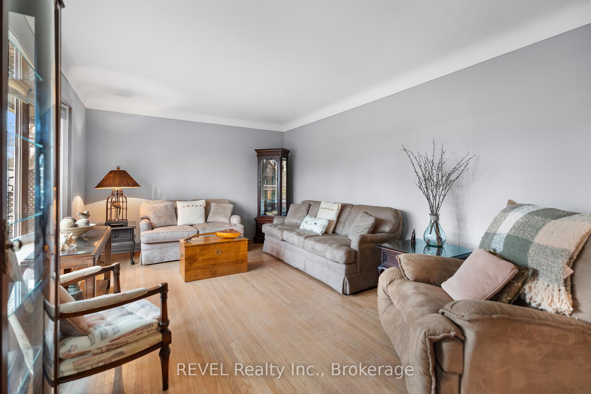 Photo 6 of 514 Lloyd Avenue, Welland, Prince Charles — HOMEH