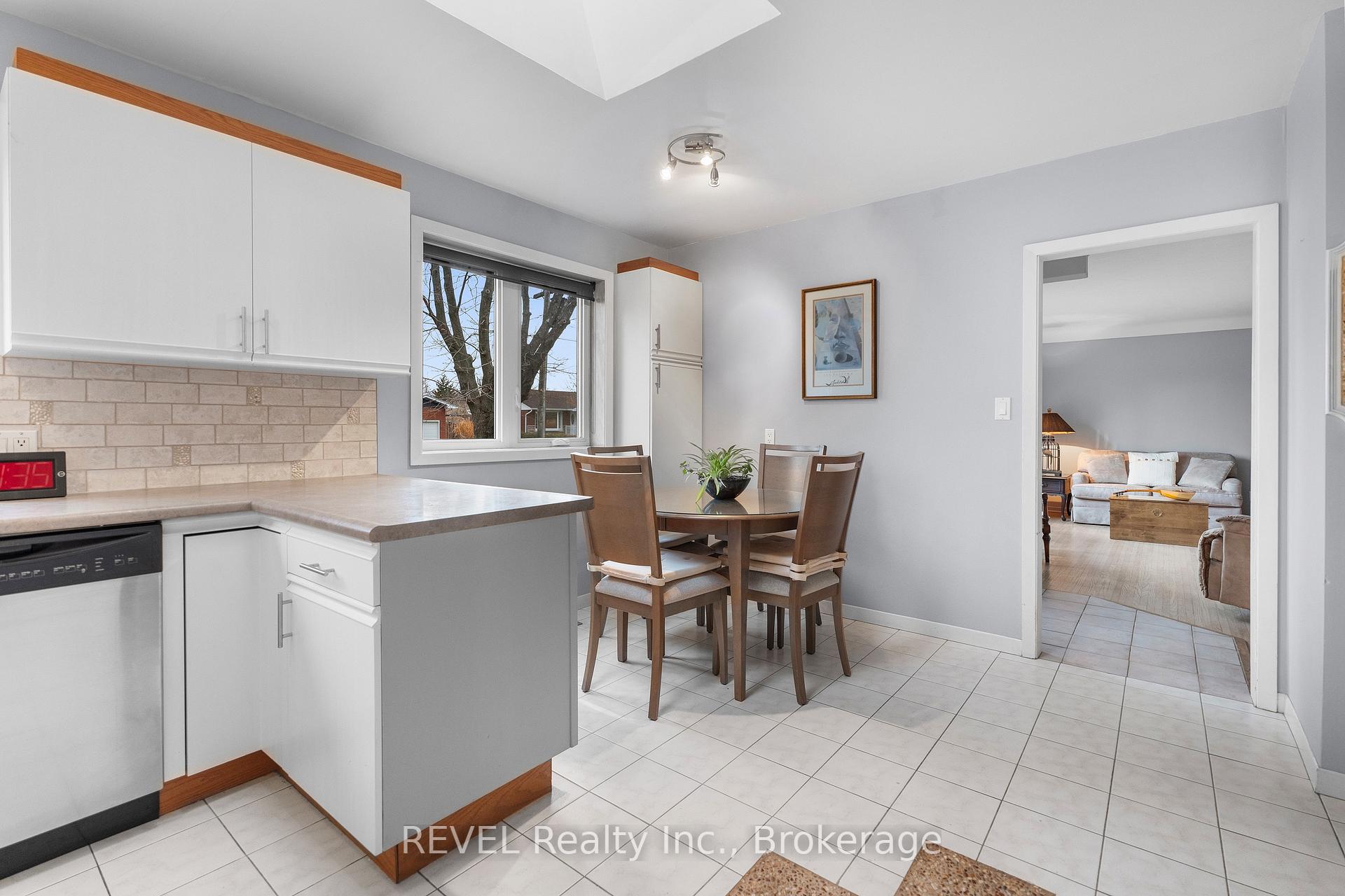 Photo 13 of 514 Lloyd Avenue, Welland, Prince Charles — HOMEH