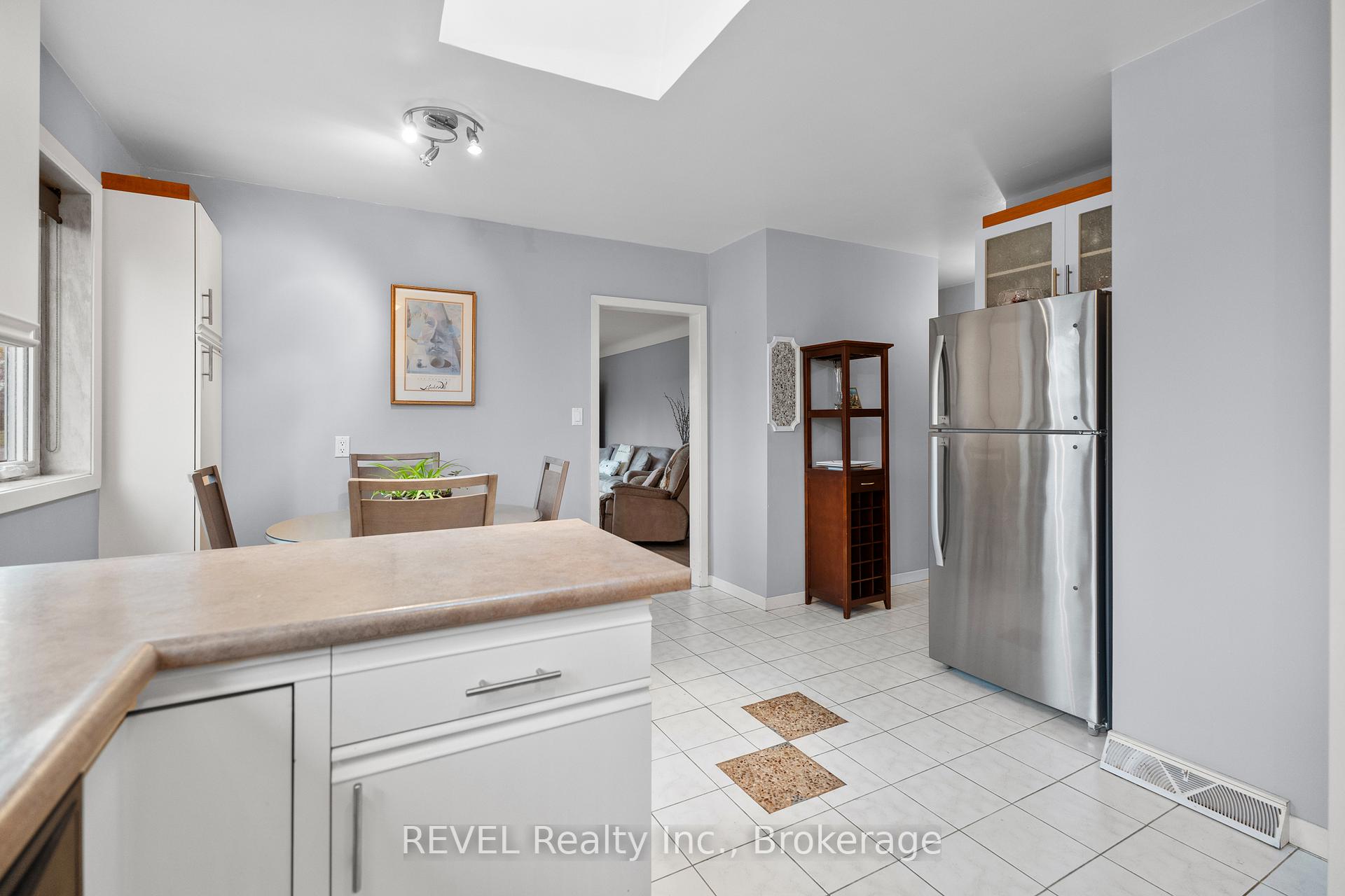 Photo 14 of 514 Lloyd Avenue, Welland, Prince Charles — HOMEH