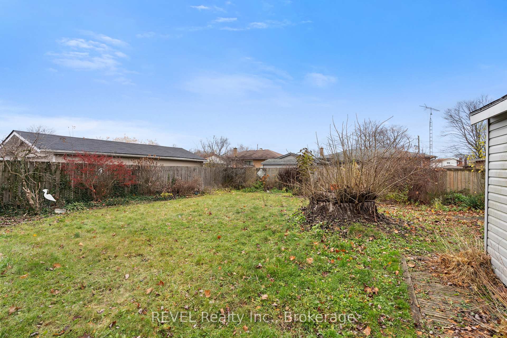 Photo 28 of 514 Lloyd Avenue, Welland, Prince Charles — HOMEH