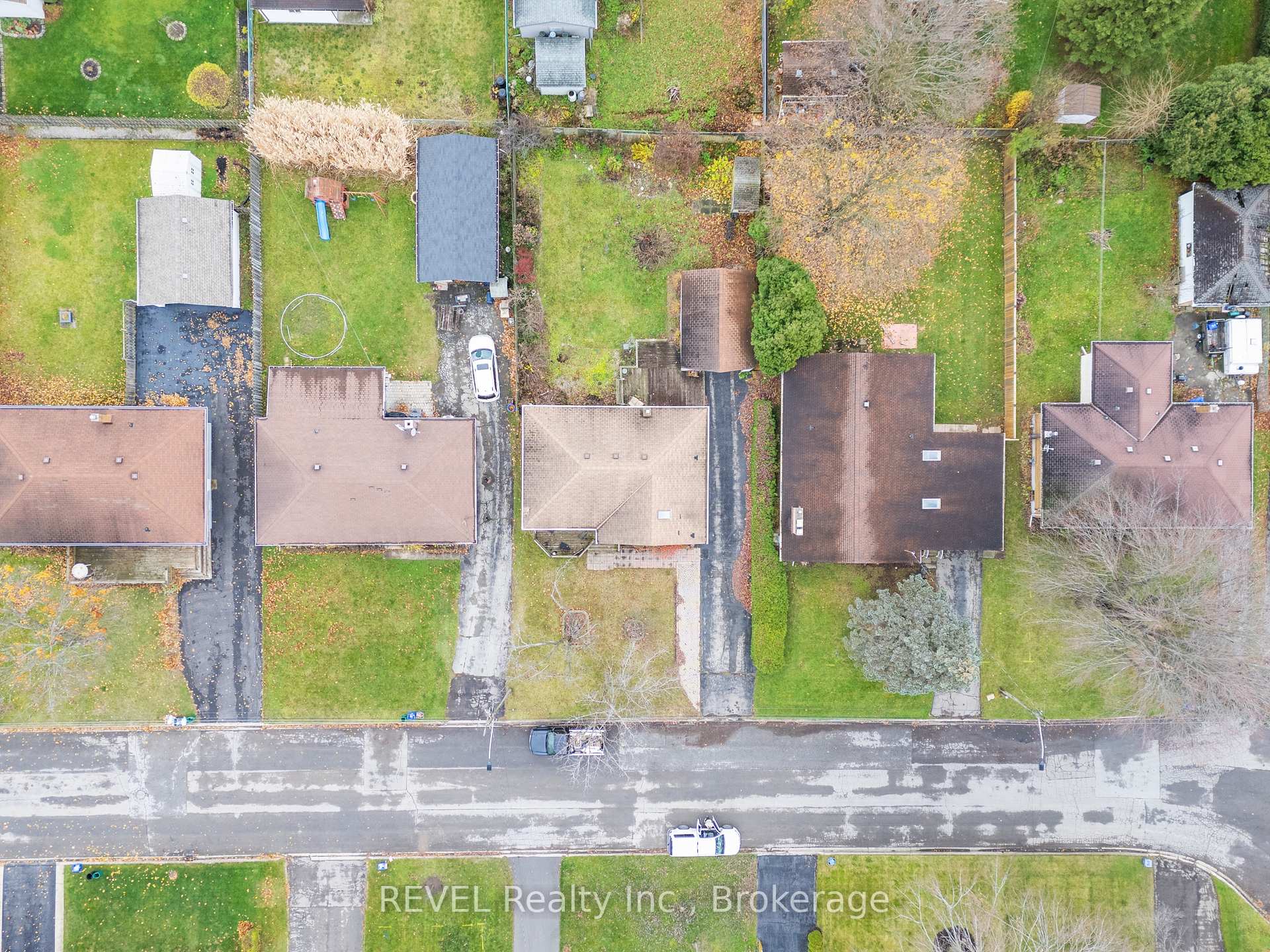 Photo 32 of 514 Lloyd Avenue, Welland, Prince Charles — HOMEH