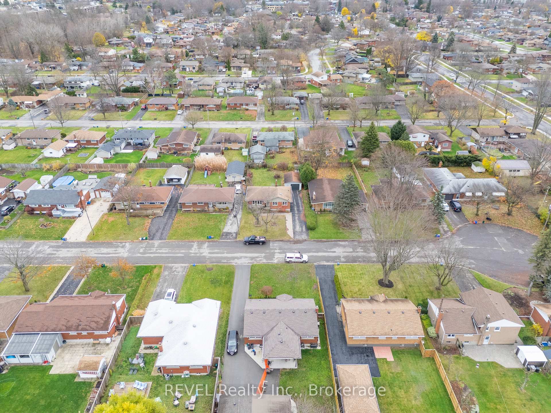 Photo 33 of 514 Lloyd Avenue, Welland, Prince Charles — HOMEH