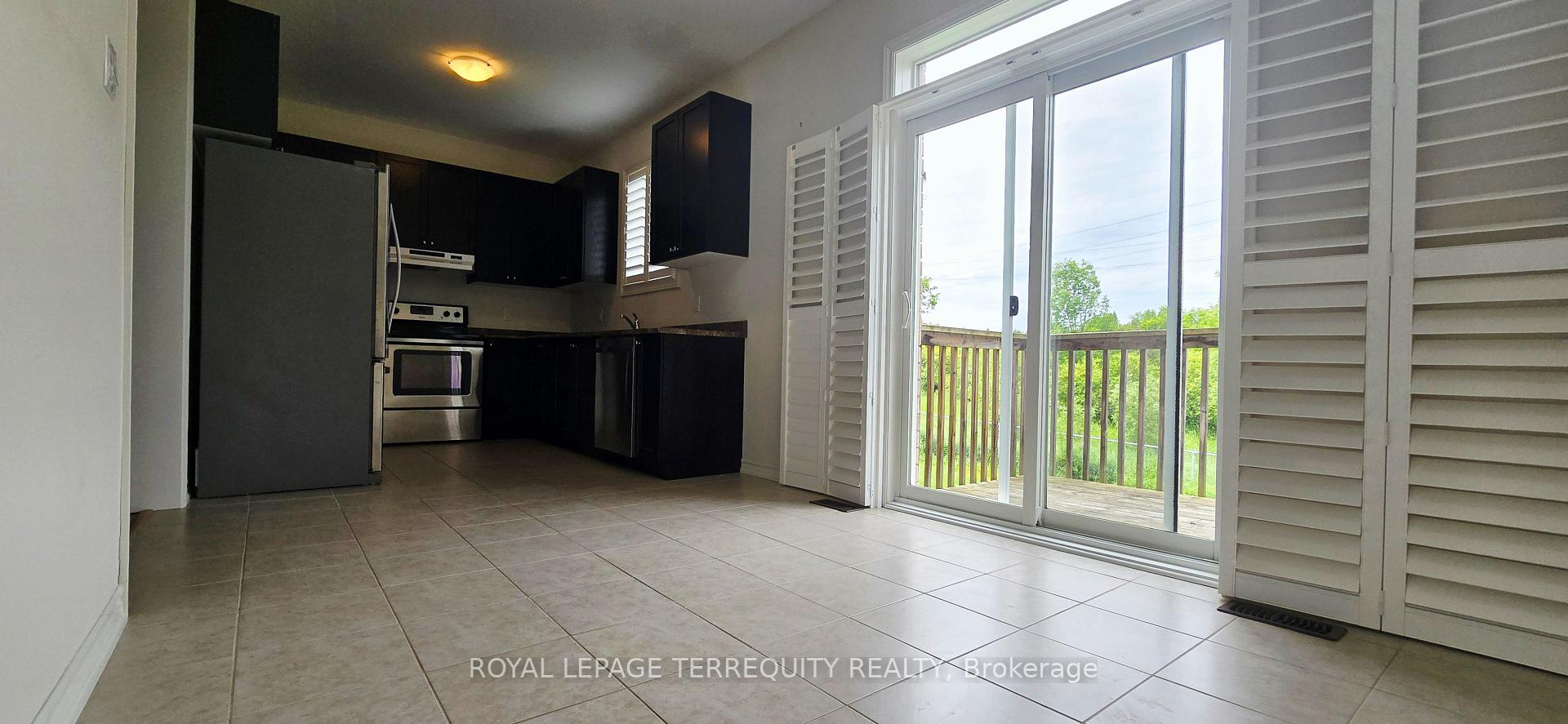 Photo 4 of 596 Settlers Ridge, Peterborough, Northcrest Ward 5 — HOMEH