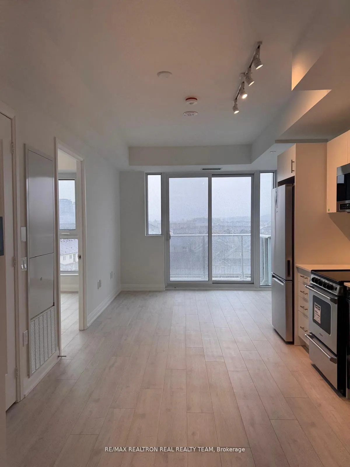 Photo 4 of Unit 605, 412 Silver Maple Road, Oakville, Joshua Meadows — HOMEH