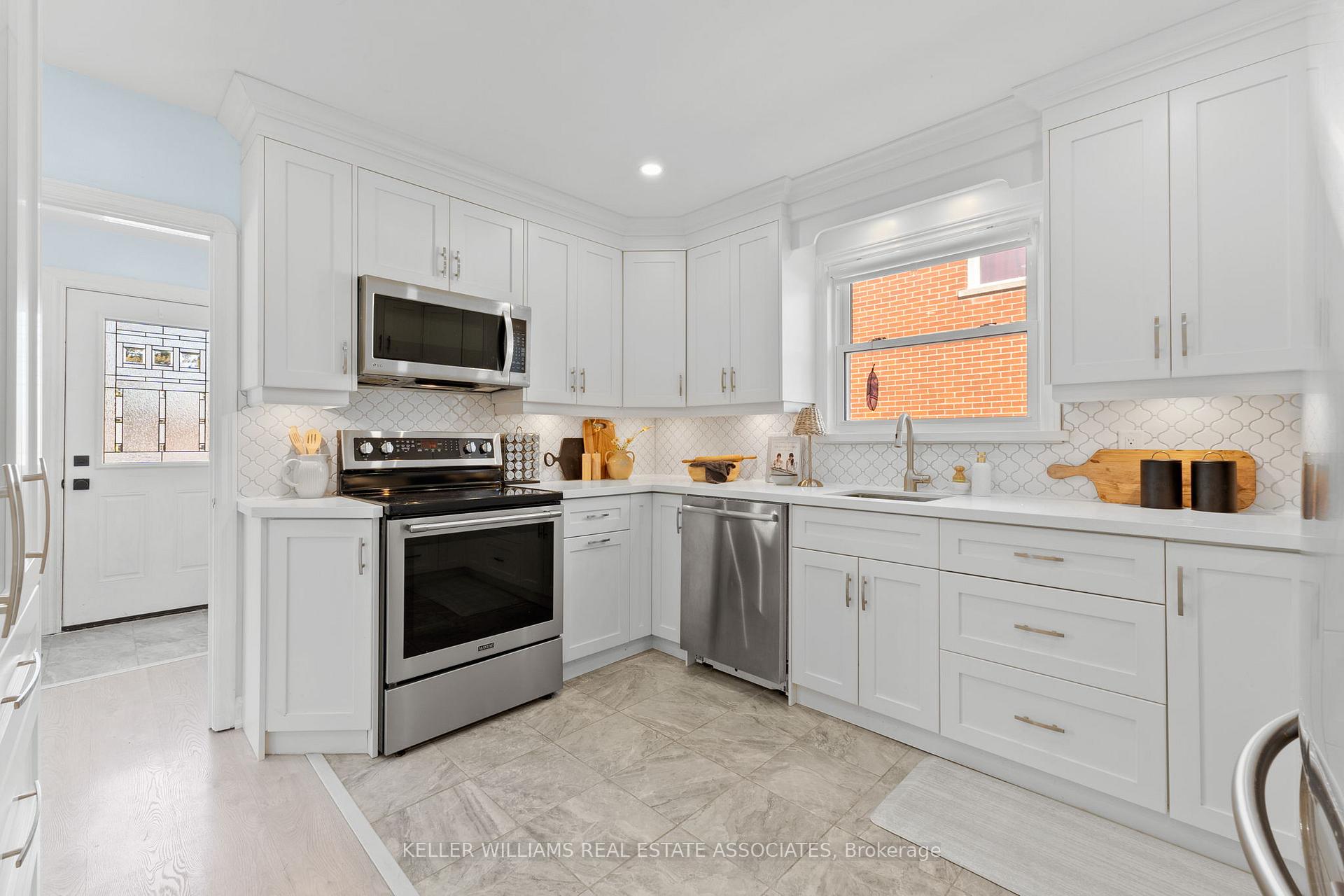Photo 14 of 441 Beverly Street, Oshawa, O'Neill — HOMEH