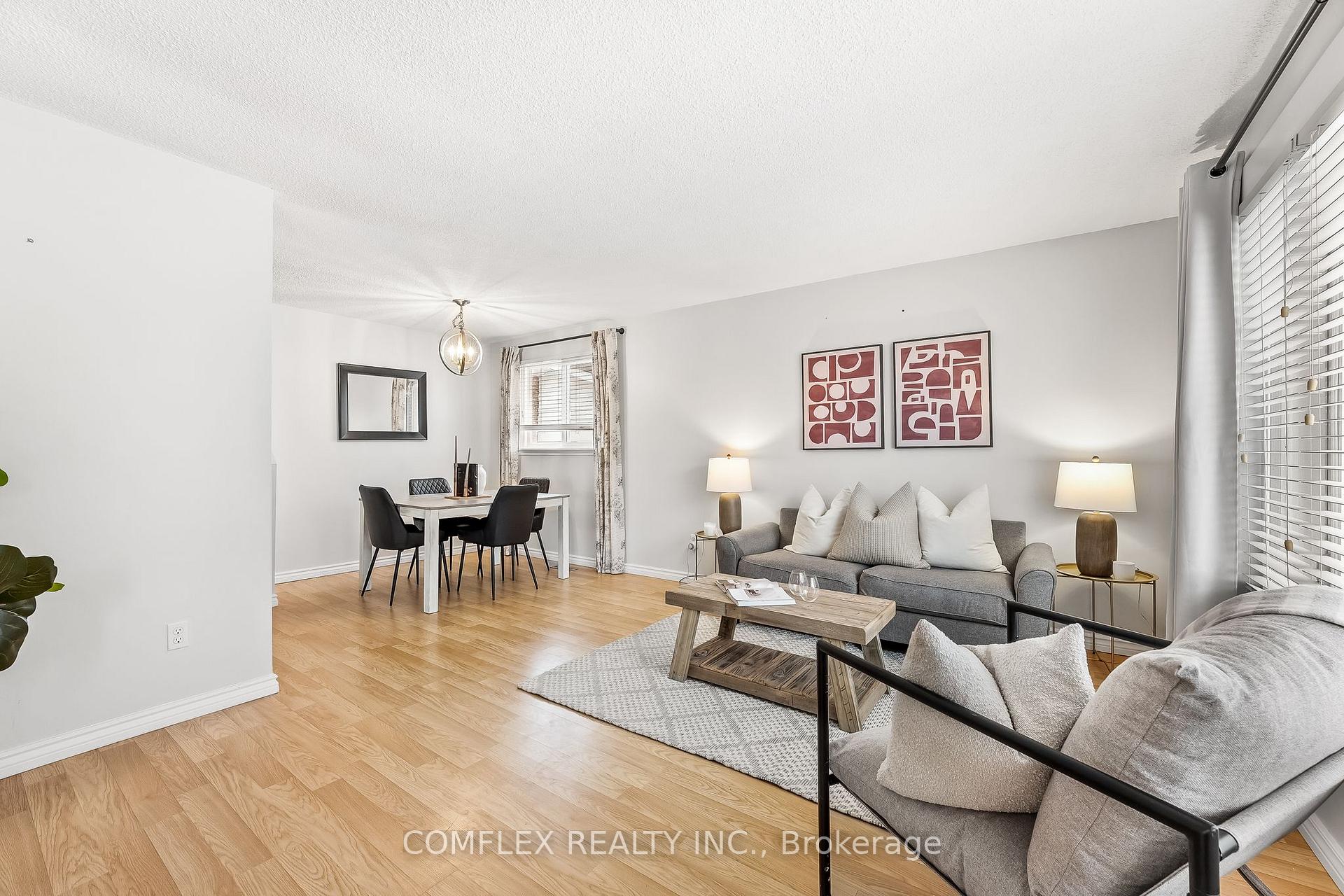 Photo 4 of 1233 Cherrydown Drive, Oshawa, Donevan — HOMEH