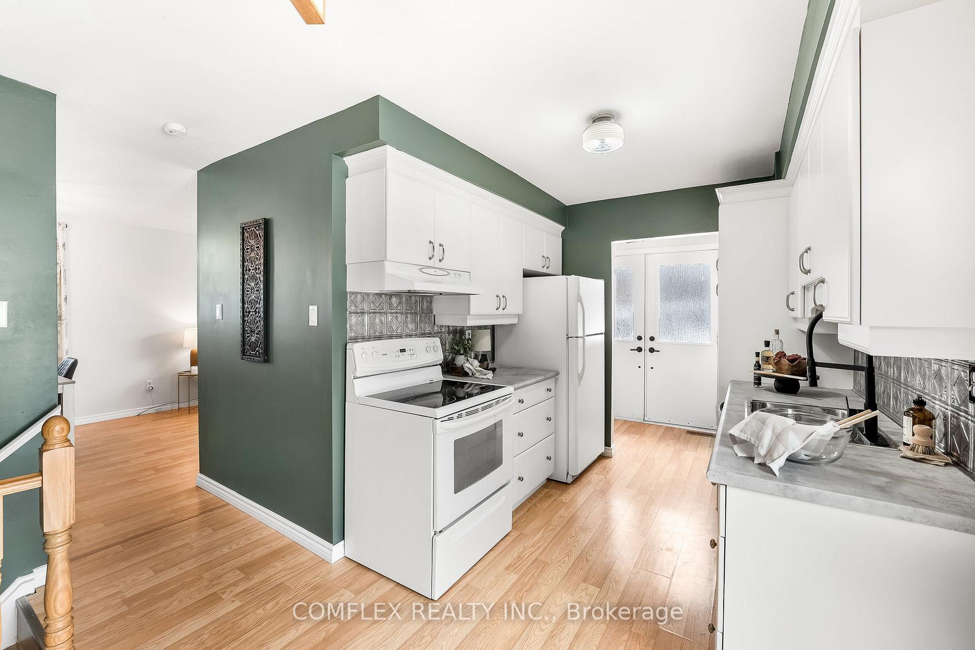 Photo 10 of 1233 Cherrydown Drive, Oshawa, Donevan — HOMEH