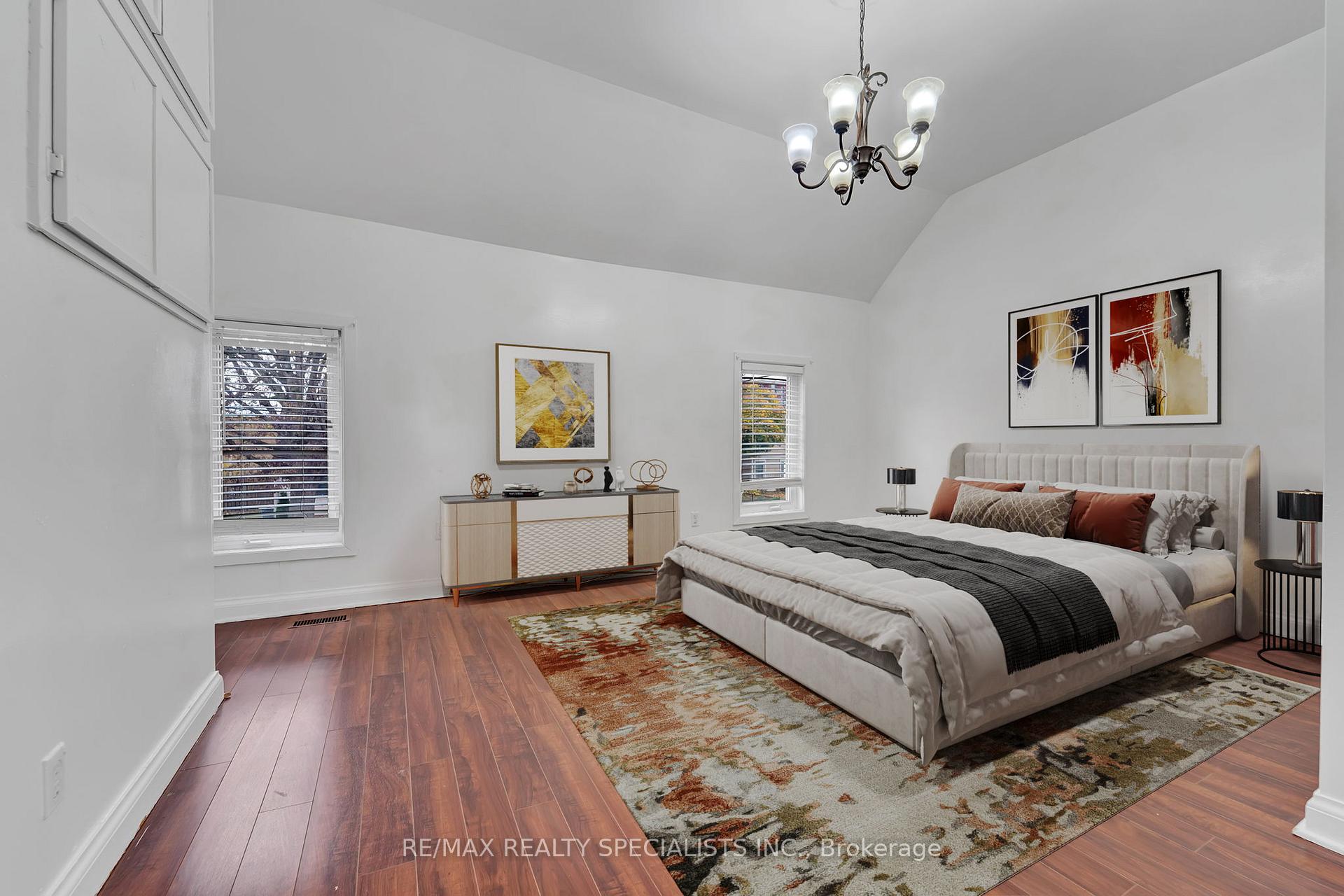 Photo 3 of 354 Crowland Avenue, Welland, Lincoln/Crowland — HOMEH