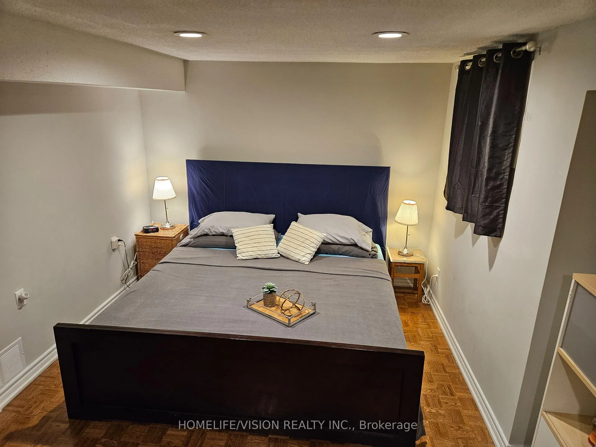 Photo 3 of Unit Basement unit, 23 Glendale Road, Markham, Thornlea — HOMEH
