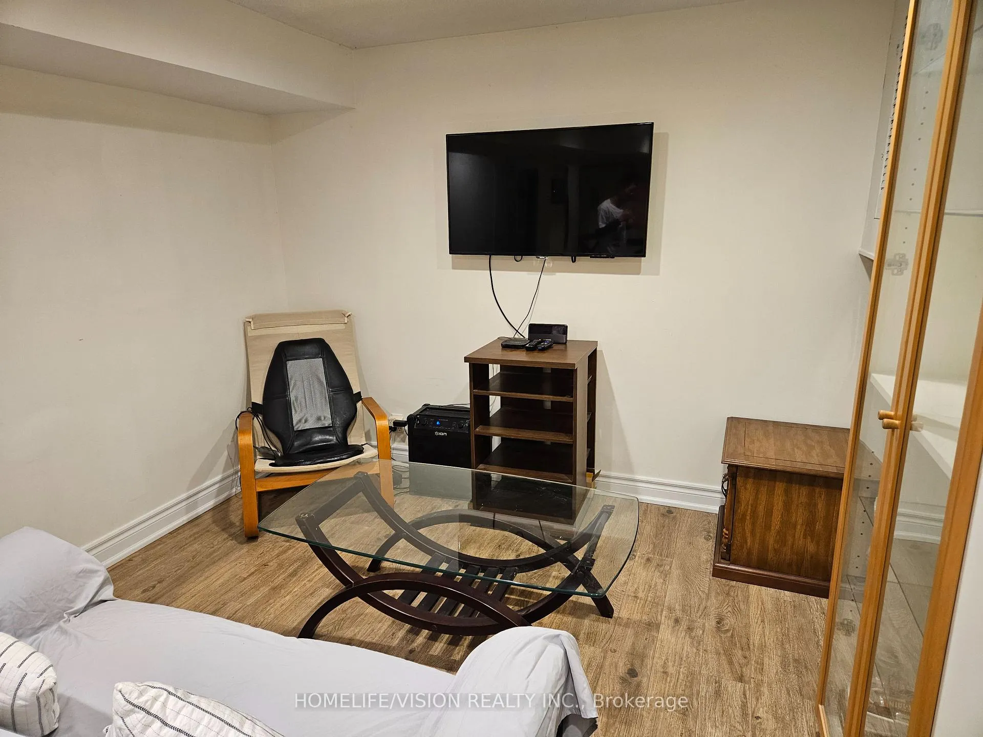Photo 10 of Unit Basement unit, 23 Glendale Road, Markham, Thornlea — HOMEH