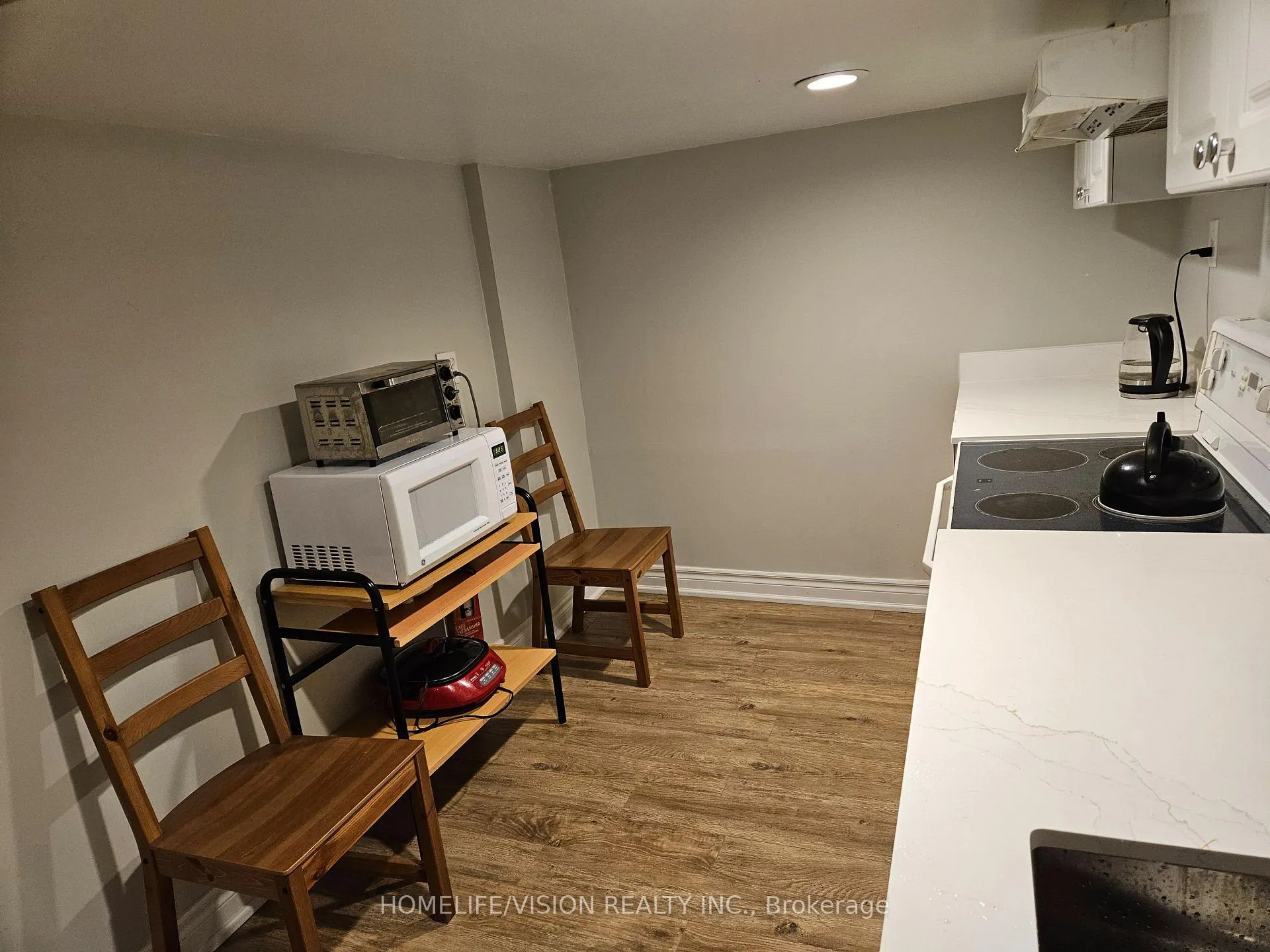Photo 14 of Unit Basement unit, 23 Glendale Road, Markham, Thornlea — HOMEH