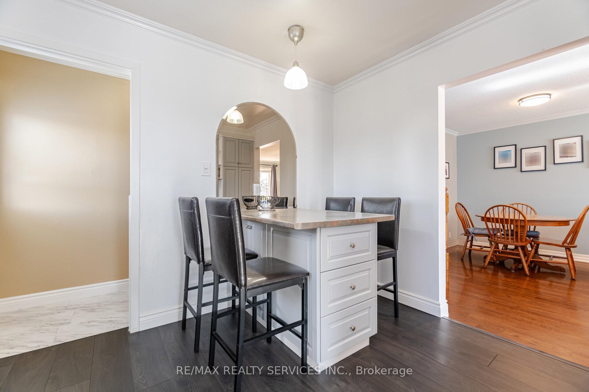 Photo 7 of 8 Reigate Avenue, Brampton, Madoc — HOMEH